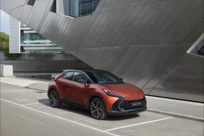 Το Toyota C-HR αποκτά το νέο πακέτο High Hero για το 2025